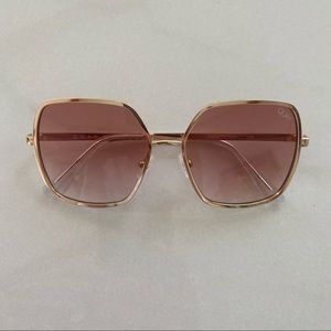 NWT Quay x Finders Keepers Undercover Sunglasses